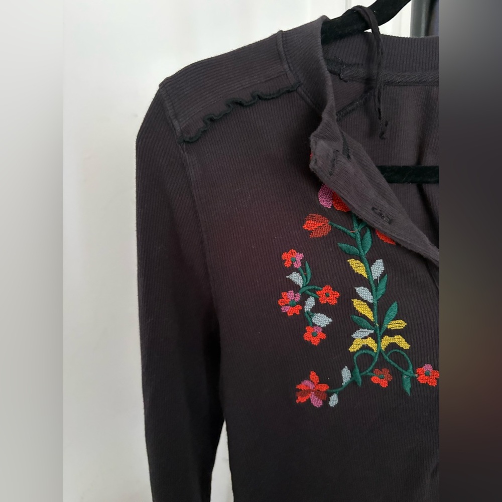 NWT FREE PEOPLE Fleur Embroidered Cuff Top | Black MSRP $98 Size M - Picture 13 of 15